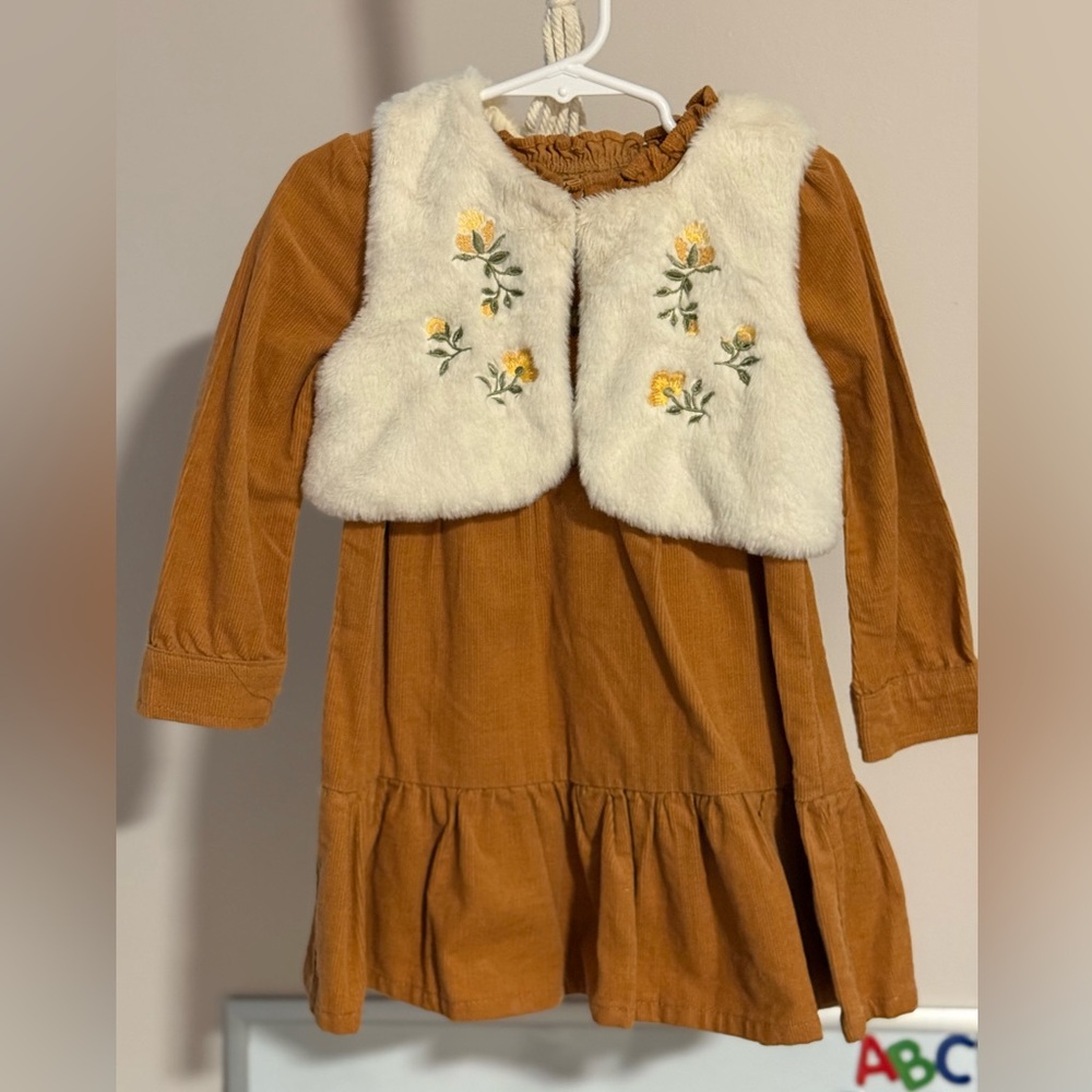 TODDLER VELVET DRESS WITH FURRY VEST